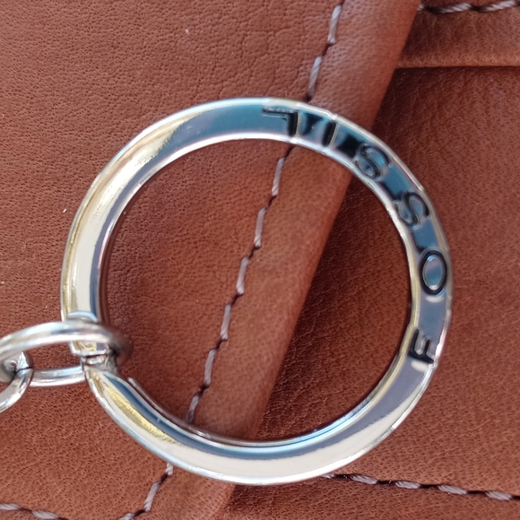 FOSSIL KEY CHAIN CARD HOLDER - Picture 7 of 7